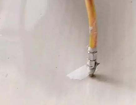 湘阴瓷砖空鼓维修公司专业解答在瓷砖铺贴过程中，如果使用的砂料过粗（如全部使用了粗砂），可能会导致以下问题